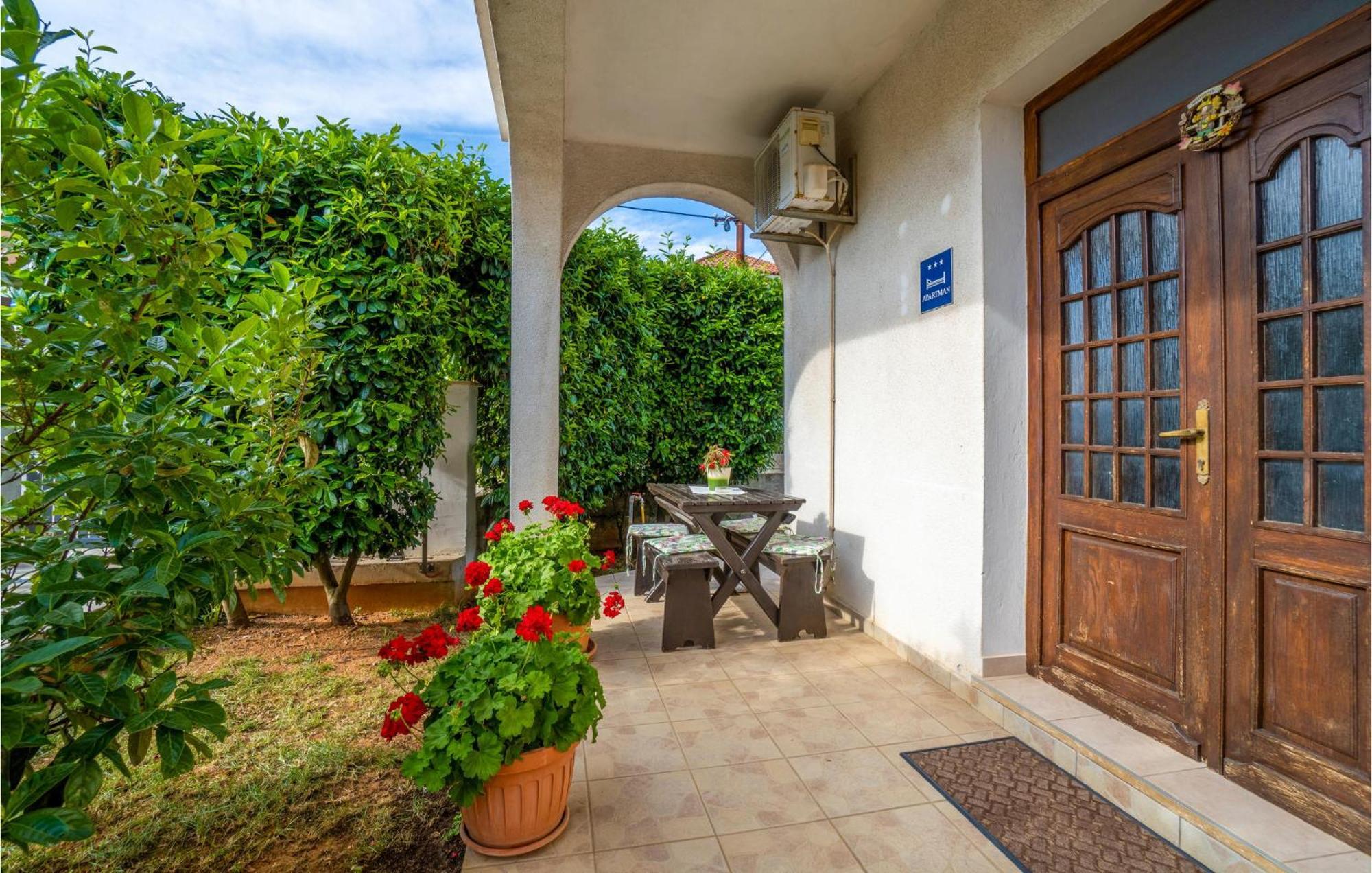 Awesome Apartment In Pula With Wifi Екстер'єр фото